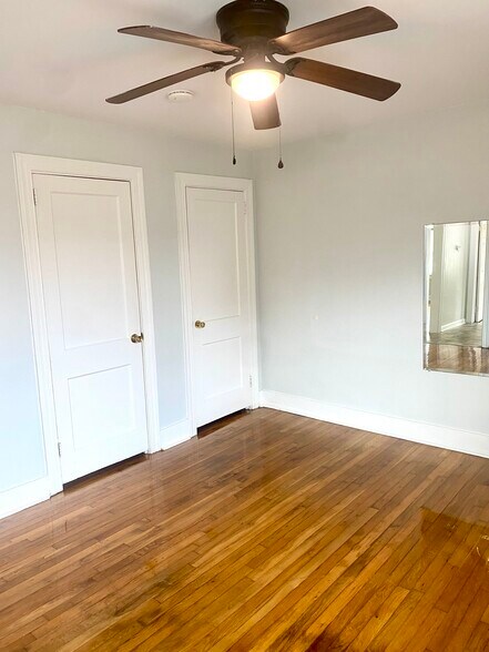 Building Photo - 516 36th Ave N