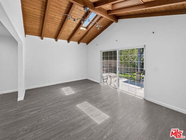 Building Photo - 16746 Tupper St