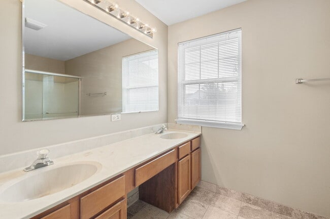 Building Photo - 1132 Coventry Cir