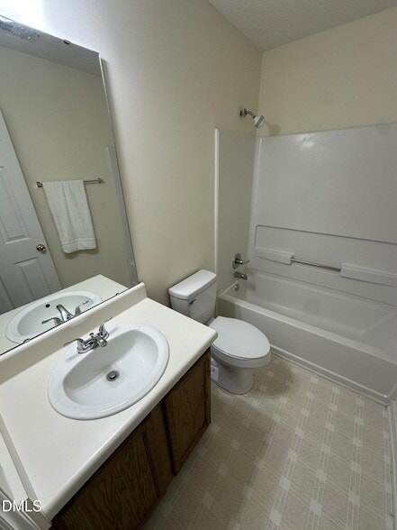 Building Photo - 2241 Spruce Shadows Ln