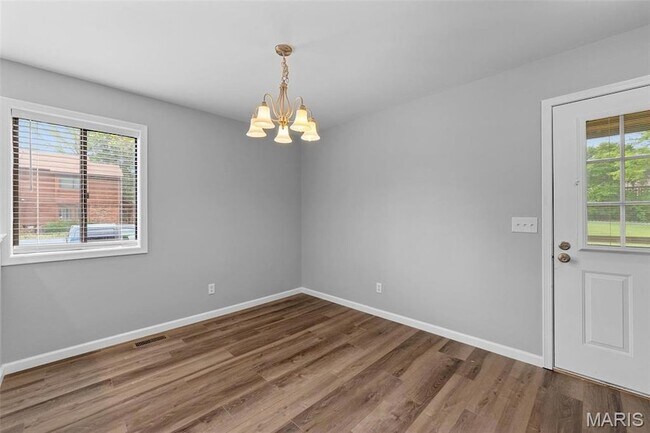 Building Photo - 250 Cedar Grove Dr