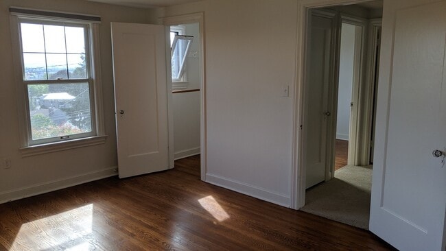 Building Photo - Stylish Tudor house with 3-bed, 2.5-bath, 1 office for rent in North Queen Ann