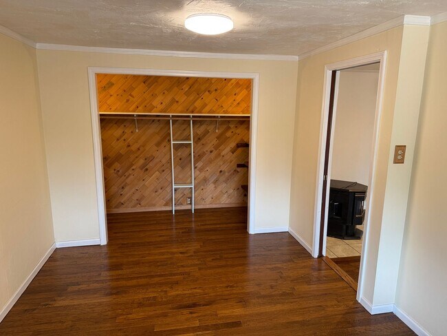Building Photo - Charming 1-bedroom, 1-bath apartment in the Santa Clara area!