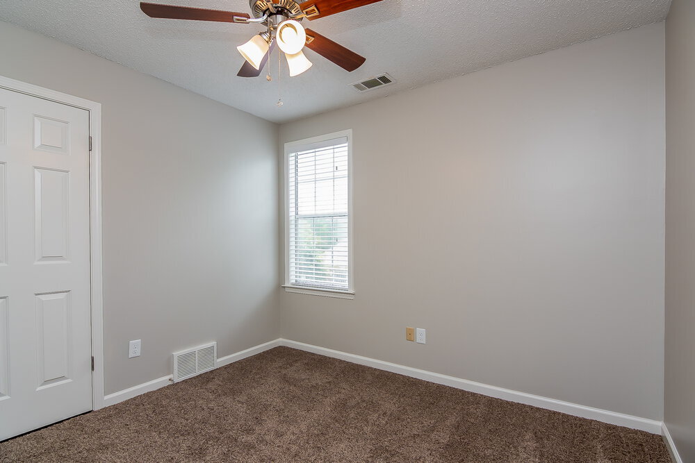 Building Photo - 8925 Lake Springs Cove
