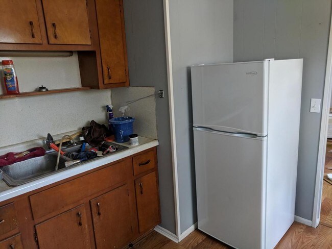 Building Photo - 505 Stanley Ave