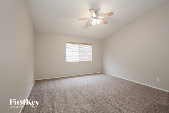 Building Photo - 5820 Meadow Dale Dr