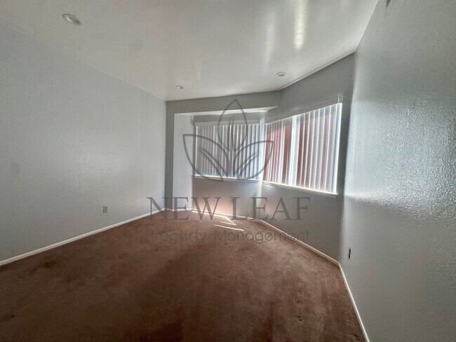 Building Photo - Stunning 2 Bedroom in the Heart of Ontario