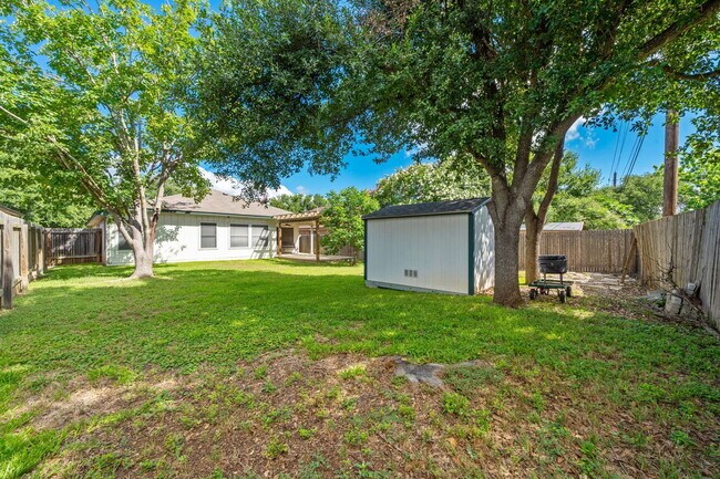 Building Photo - 8809 Corran Ferry Dr