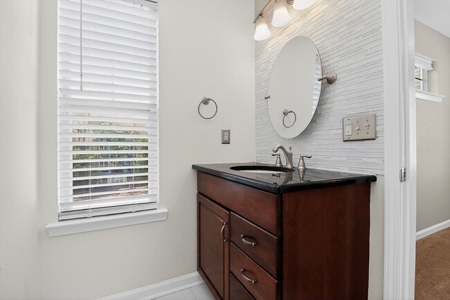 Building Photo - 3-Story Townhome in Historic Fourth Ward – Uptown Living