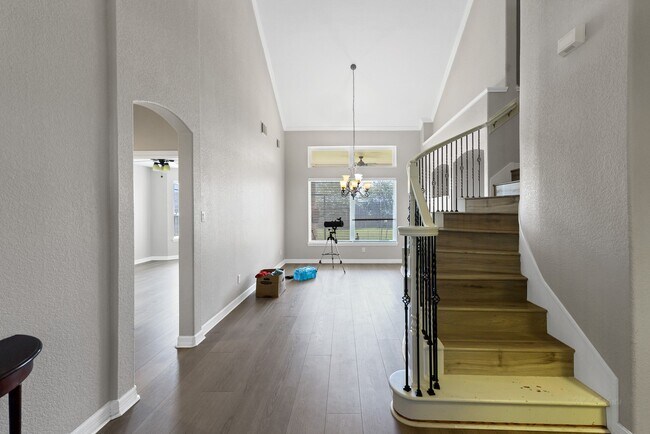 Building Photo - 27923 Barberry Banks Ln