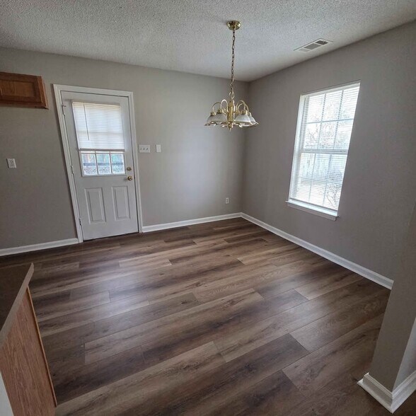 Building Photo - 2583 Faxon Ave