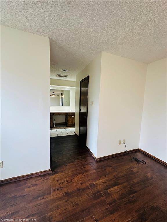 Building Photo - 3406 Erin Oaks Ct