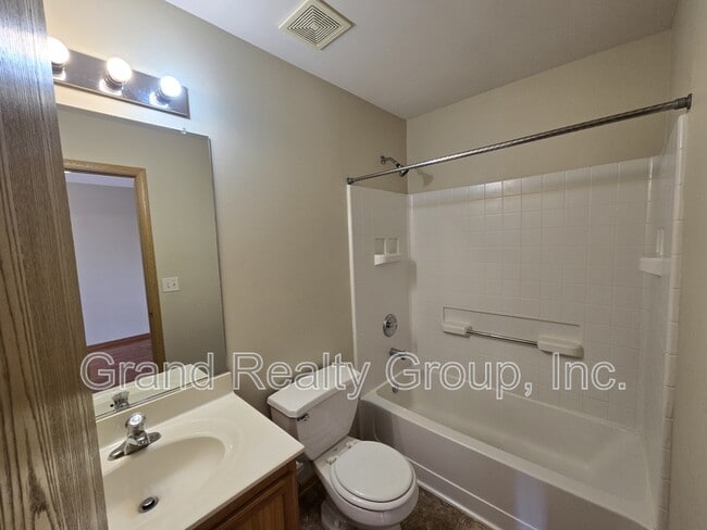 Building Photo - 1522 W Turtle Creek Ln