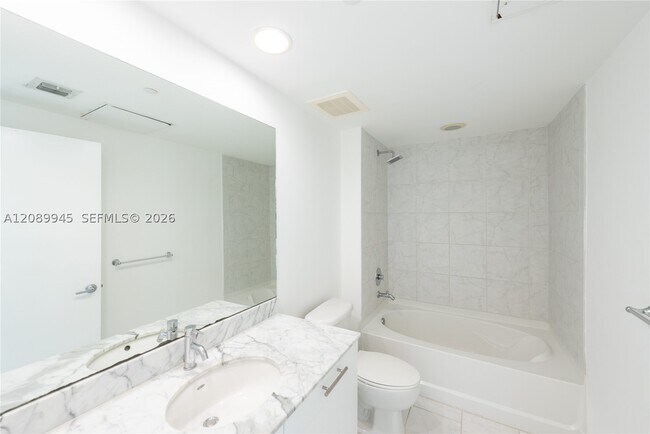 Building Photo - 951 Brickell Ave