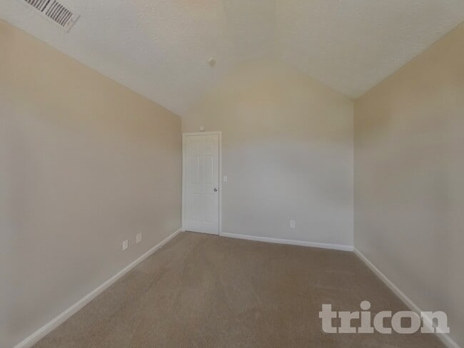 Building Photo - 2338 Briar Knoll Rd