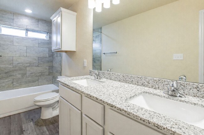 Building Photo - 2311 Duntov Dr