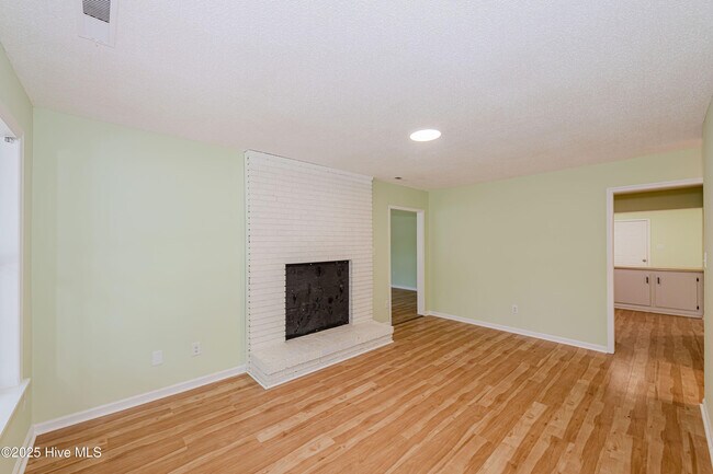 Building Photo - 1100 Audrey Ct