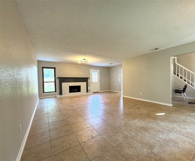 Building Photo - 3815 Flintrock Ln