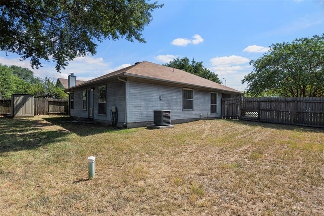 Building Photo - 18103 Gravenhurst Ln
