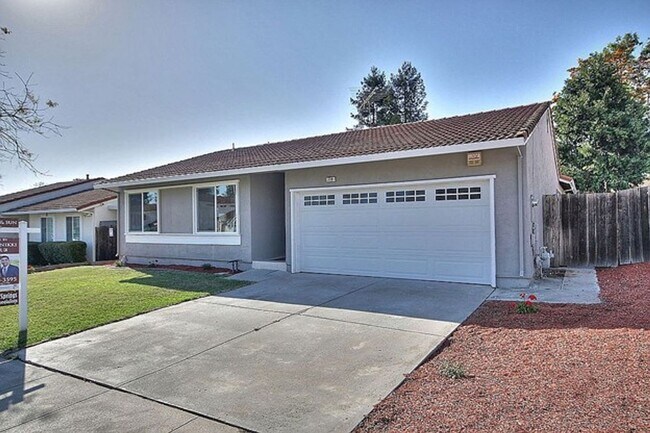 Building Photo - 118 Pagosa Way