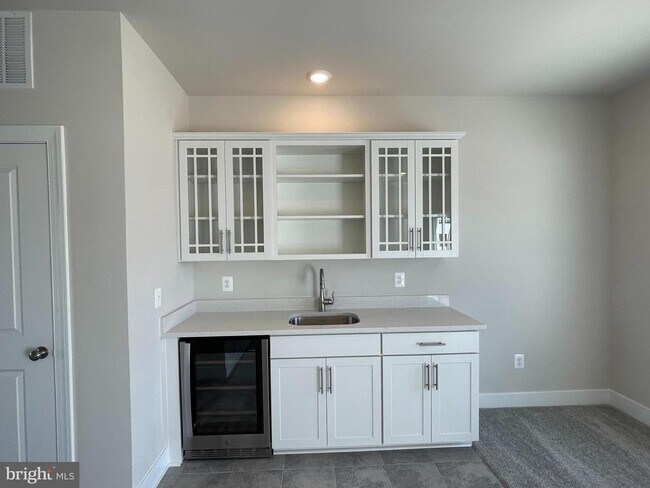 Building Photo - 313 Salinger Pl