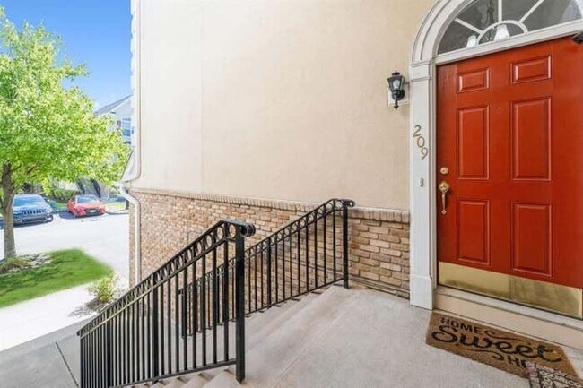 Building Photo - 209 Blue Heron Dr