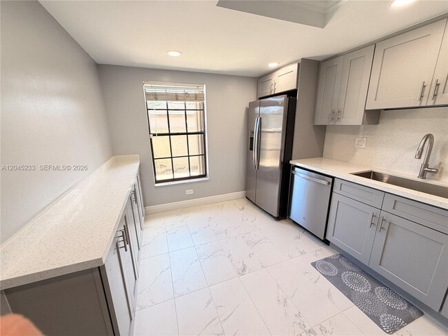 Building Photo - 7361 SW 26th Ct