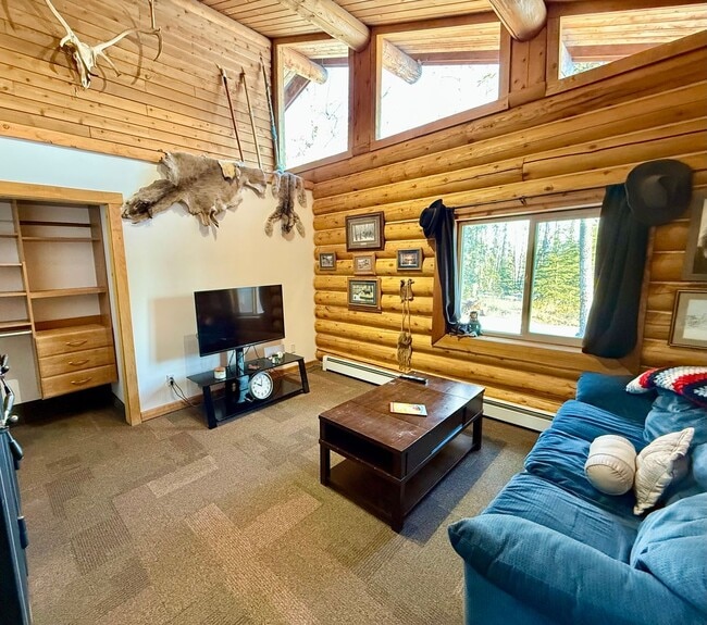 Building Photo - EXECUTIVE SUMMER RENTAL