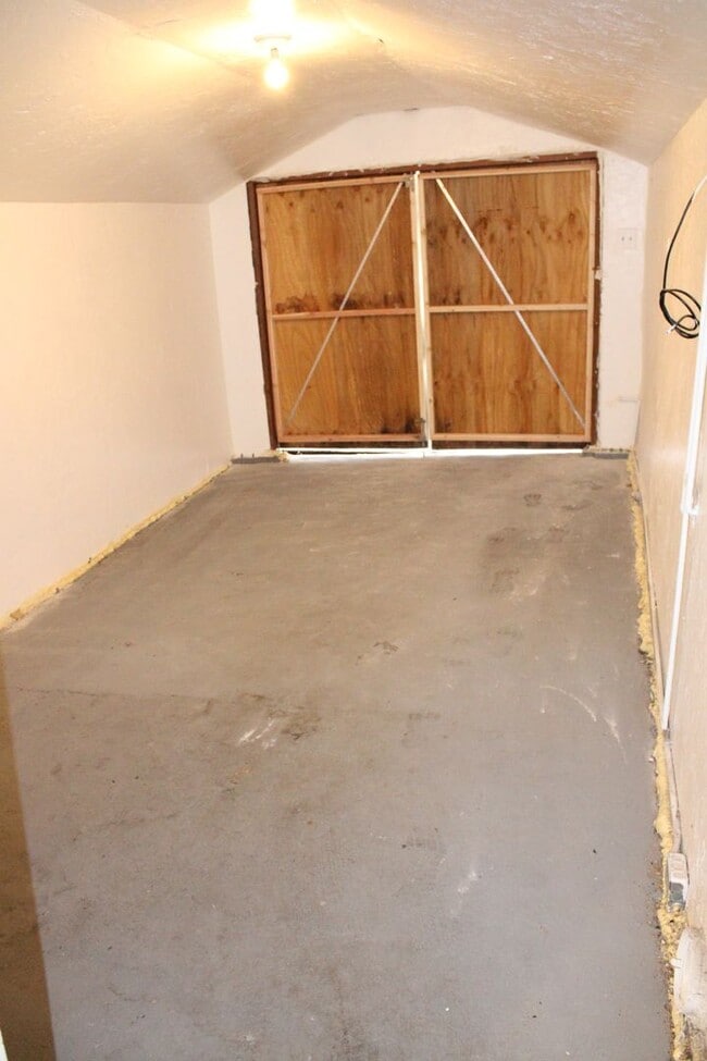 Building Photo - 2 Bedroom, 1 Bathroom Single Story House in Antioch with Garage and Side Yard Access