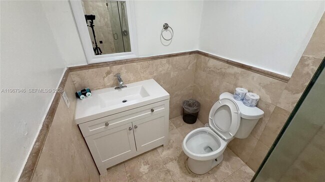 Building Photo - 10004 E Bay Harbor Dr