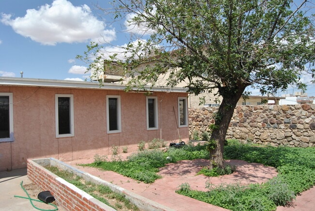 Building Photo - 309 Ramona Ave
