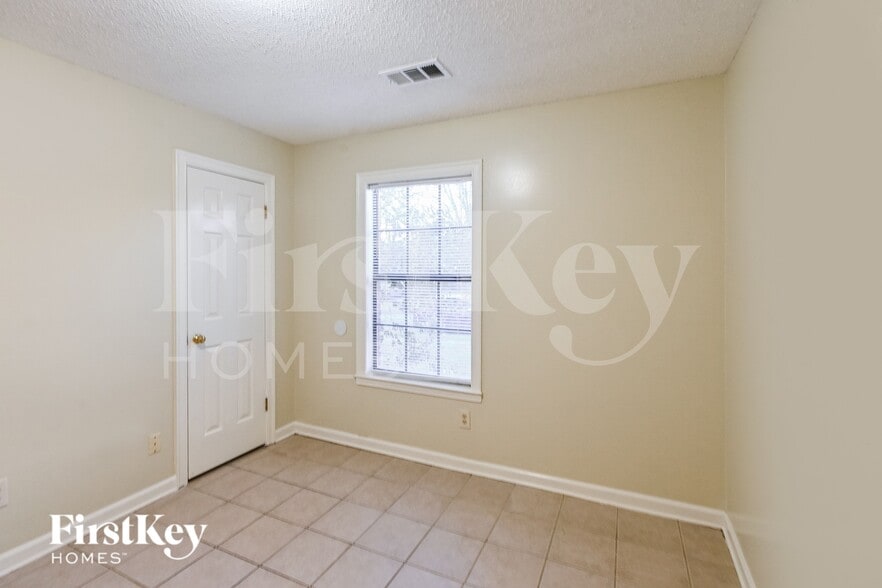 Building Photo - 4415 Sunnyslope Dr