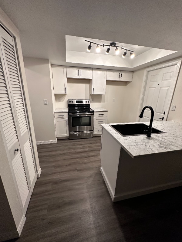 Building Photo - 3100 Thomas Rd