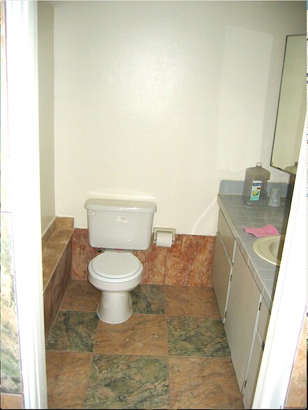 West bedroom portion bathroom - 4210 SW 51st St