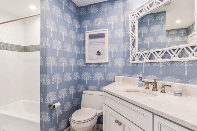 Building Photo - 701 S Harbor Dr