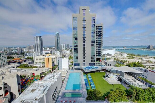 Building Photo - 234 NE 3rd St