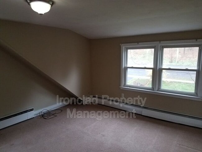 Building Photo - 167 Newfield St