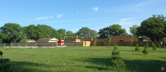 Building Photo - 2308 W Nebraska Ave