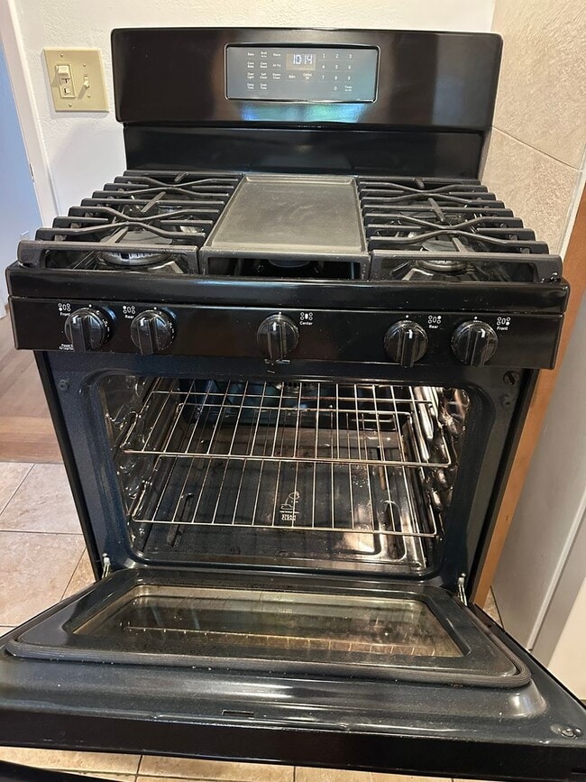 Building Photo - Chabot 4-plex