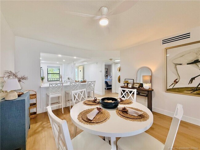 Building Photo - 7370 S Ocean Dr