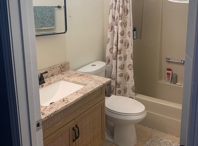 Building Photo - 880 Springhill Cir