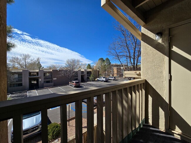 Building Photo - 941 Calle Mejia