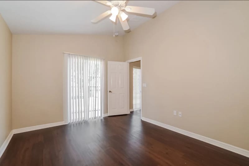 Building Photo - 120 Vine Dr