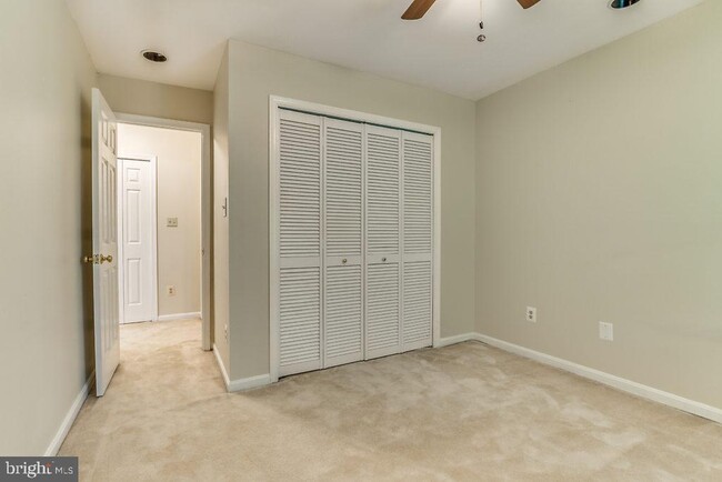 Building Photo - 1059 N George Mason Dr