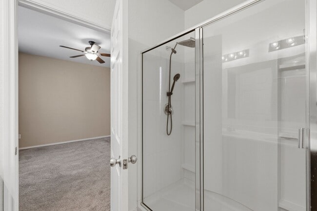 Building Photo - 3 bedroom 2 bath home located by Camp Bullis