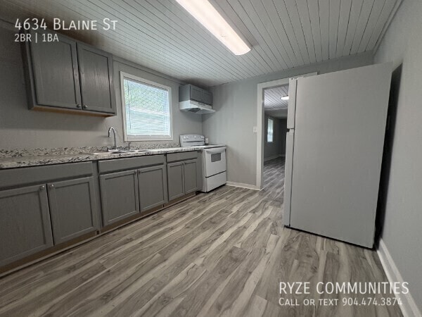 Building Photo - 4634 Blaine St