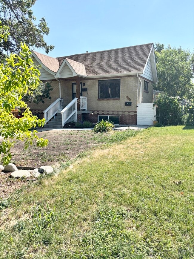 Building Photo - 318 S Dale Ct