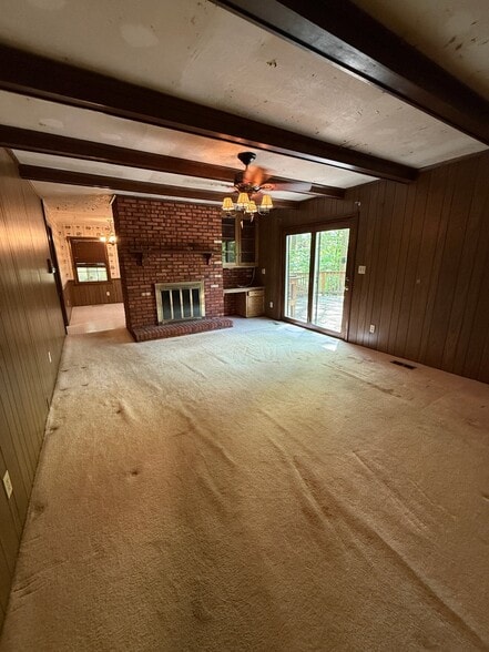 Building Photo - 1009 Temple St