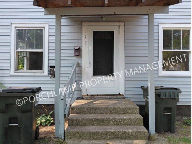 Building Photo - 319 E Forest Ave