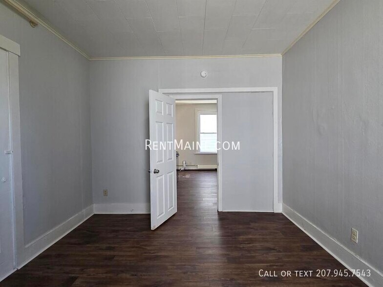 Building Photo - 139 Oak St